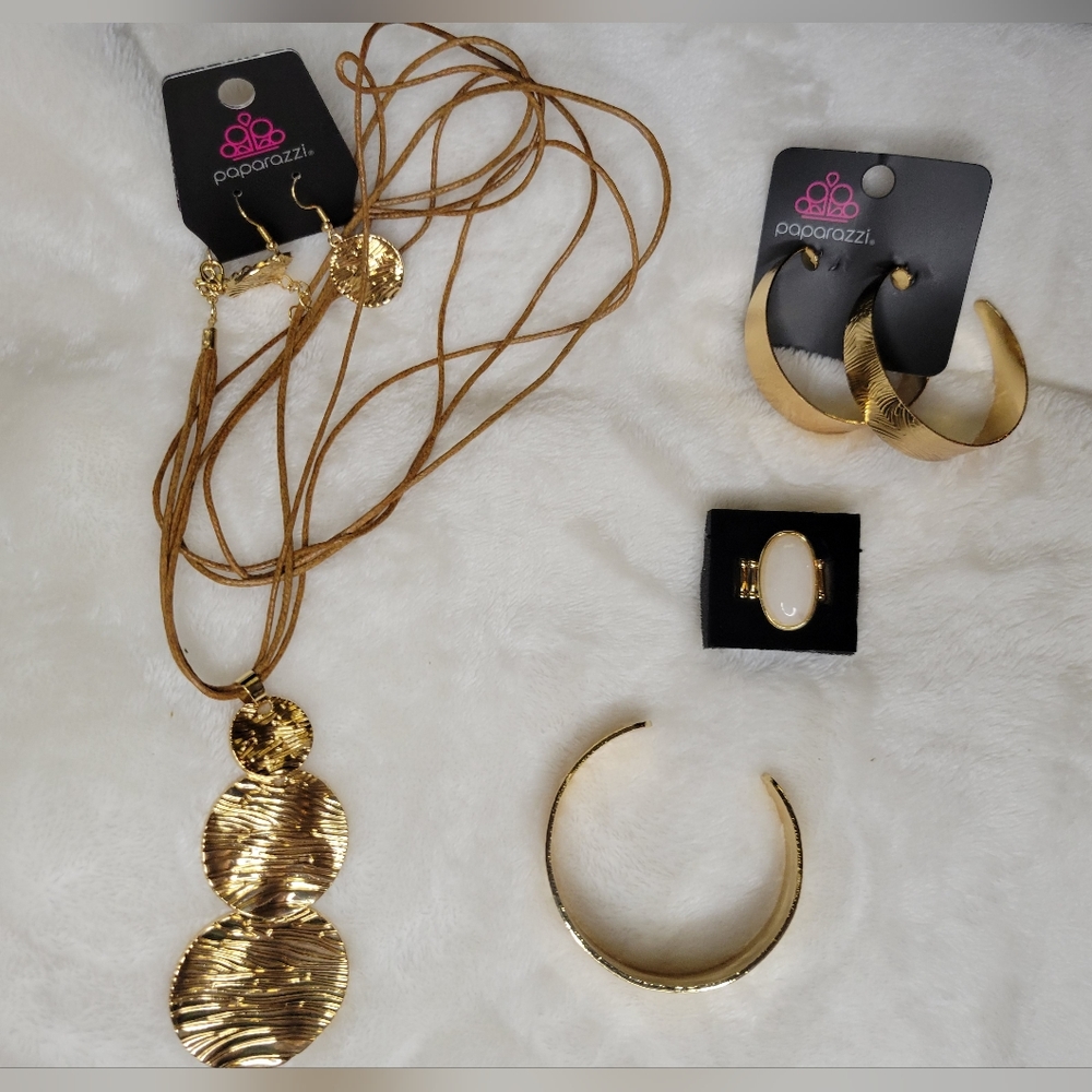 Circulating Shimmer Gold Tone Necklace set - leather cord and geometric textured